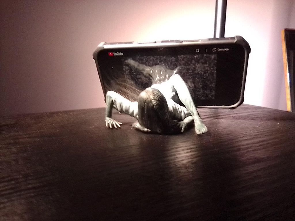 The Ring, Samara, Cell Phone Stand, 3D Print, Horror Collectible
